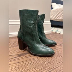 L’Intervalle, Hunter Green Booties, Size 7, Never Worn